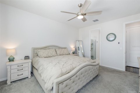 House in Wesley Chapel, Florida 4 bedrooms, 270.35 sq.m. № 2393882 - photo 18