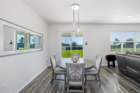 House in Wesley Chapel, Florida 4 bedrooms, 270.35 sq.m. № 2393882 - photo 16