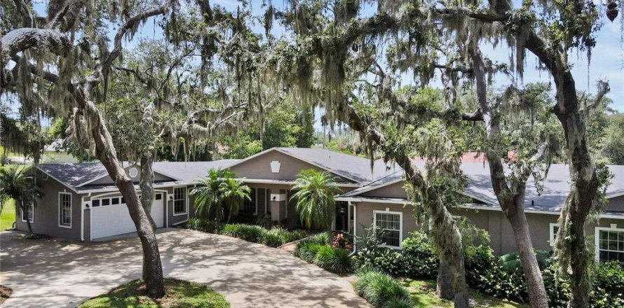 House in Mascotte, Florida 5 bedrooms, 454.01 sq.m. № 1789439