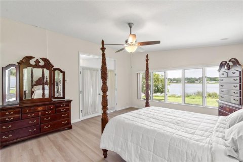 House in Mascotte, Florida 5 bedrooms, 454.01 sq.m. № 1789439 - photo 30