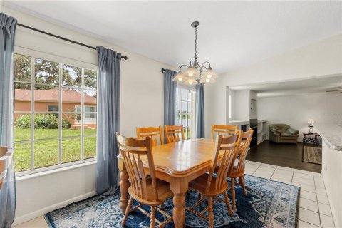 House in Mascotte, Florida 5 bedrooms, 454.01 sq.m. № 1789439 - photo 15