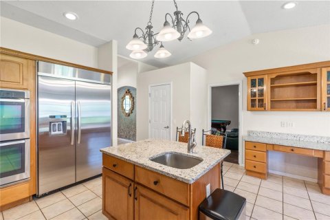 House in Mascotte, Florida 5 bedrooms, 454.01 sq.m. № 1789439 - photo 10
