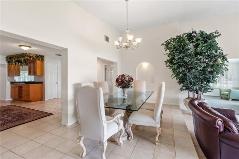 House in Mascotte, Florida 5 bedrooms, 454.01 sq.m. № 1789439 - photo 23