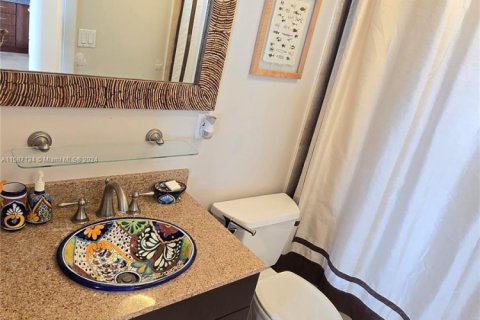 Condominio en venta en Miami Beach, Florida, 2 dormitorios, 120.68 m2 № 1862176 - foto 19