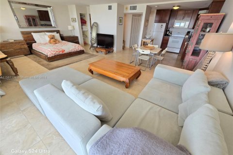 Condominio en venta en Miami Beach, Florida, 2 dormitorios, 120.68 m2 № 1862176 - foto 12