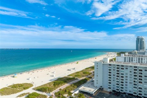 Condominio en venta en Miami Beach, Florida, 2 dormitorios, 120.68 m2 № 1862176 - foto 6
