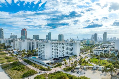 Condominio en venta en Miami Beach, Florida, 2 dormitorios, 120.68 m2 № 1862176 - foto 30