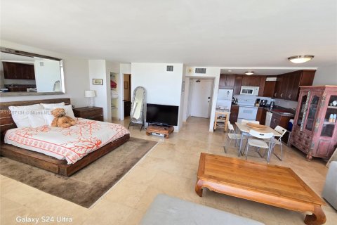 Condominio en venta en Miami Beach, Florida, 2 dormitorios, 120.68 m2 № 1862176 - foto 13