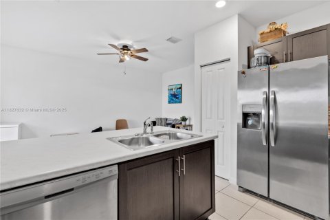 Adosado en venta en Homestead, Florida, 3 dormitorios, 149.57 m2 № 1799188 - foto 21