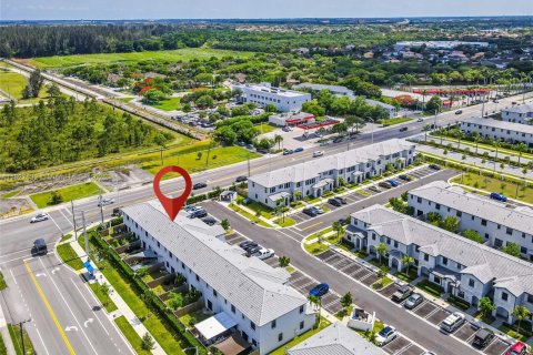 Adosado en venta en Homestead, Florida, 3 dormitorios, 149.57 m2 № 1799188 - foto 6