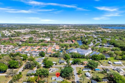 House in Orlando, Florida 4 bedrooms, 147.53 sq.m. № 2123398 - photo 29