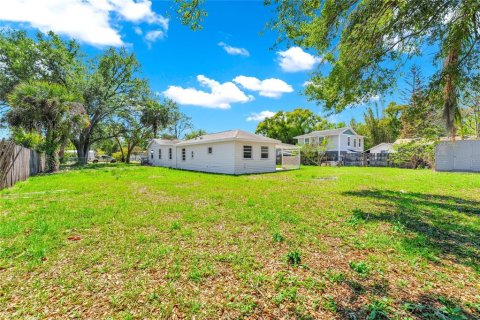 House in Orlando, Florida 4 bedrooms, 147.53 sq.m. № 2123398 - photo 25
