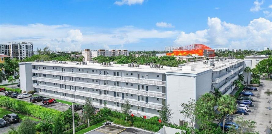 Condo à Dania Beach, Floride, 2 chambres  № 2085348