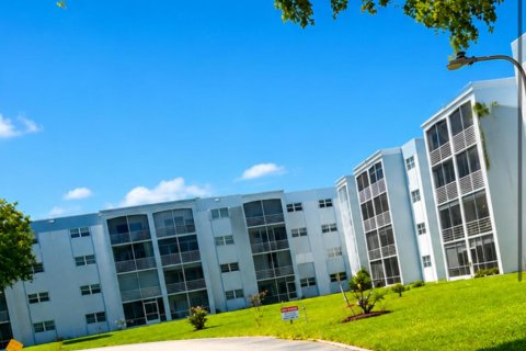 Copropriété à louer à Dania Beach, Floride: 2 chambres, 94.76 m2 № 2085348 - photo 2