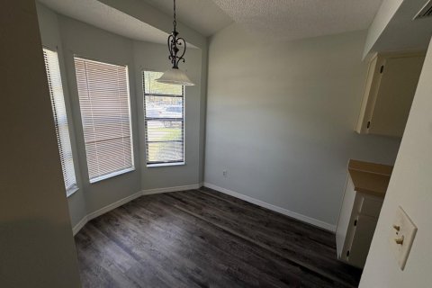 Townhouse in Kissimmee, Florida 2 bedrooms, 105.35 sq.m. № 2242329 - photo 5