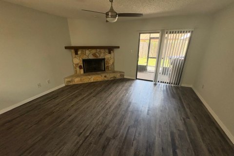 Townhouse in Kissimmee, Florida 2 bedrooms, 105.35 sq.m. № 2242329 - photo 6
