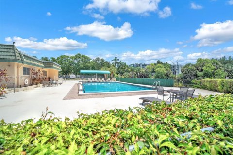 Condominio en alquiler en Hollywood, Florida, 2 dormitorios, 105.07 m2 № 1952089 - foto 25