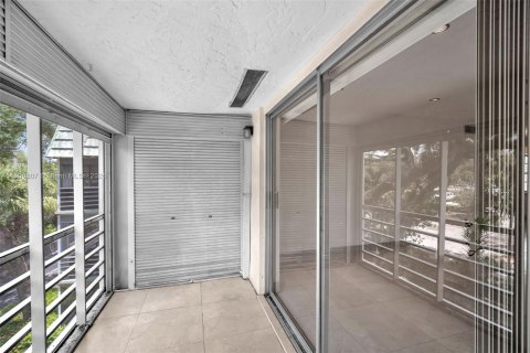 Condominio en alquiler en Hollywood, Florida, 2 dormitorios, 105.07 m2 № 1952089 - foto 19