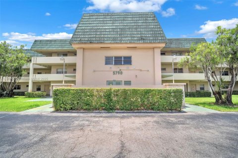 Condominio en alquiler en Hollywood, Florida, 2 dormitorios, 105.07 m2 № 1952089 - foto 23