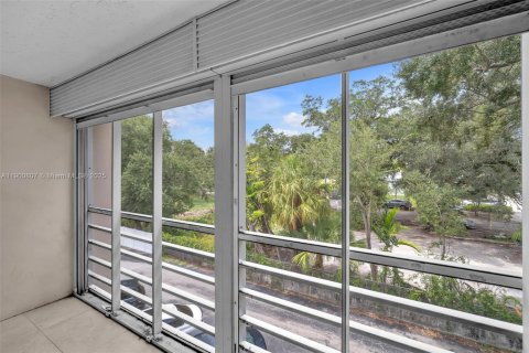 Condominio en alquiler en Hollywood, Florida, 2 dormitorios, 105.07 m2 № 1952089 - foto 18