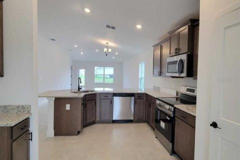 House in Ocala, Florida 4 bedrooms, 187.66 sq.m. № 2234408 - photo 10