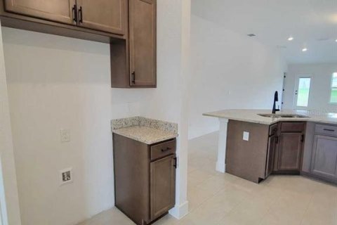 House in Ocala, Florida 4 bedrooms, 187.66 sq.m. № 2234408 - photo 11