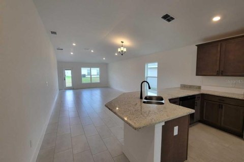 House in Ocala, Florida 4 bedrooms, 187.66 sq.m. № 2234408 - photo 12