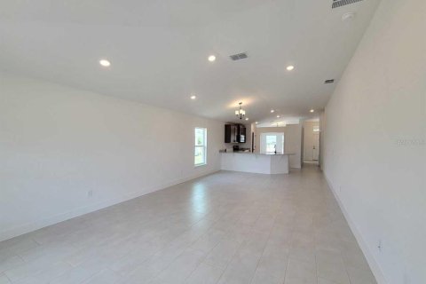 House in Ocala, Florida 4 bedrooms, 187.66 sq.m. № 2234408 - photo 14
