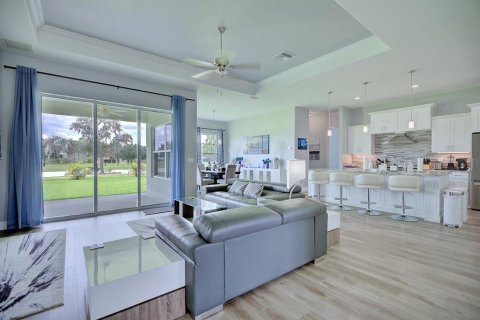 House in Sebring, Florida 3 bedrooms, 201.51 sq.m. № 1905786 - photo 6