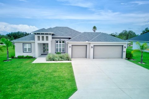 House in Sebring, Florida 3 bedrooms, 201.51 sq.m. № 1905786 - photo 1