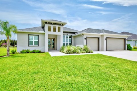 House in Sebring, Florida 3 bedrooms, 201.51 sq.m. № 1905786 - photo 3