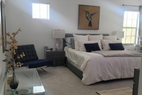 Casa en alquiler en Kissimmee, Florida, 6 dormitorios, 335.28 m2 № 1678469 - foto 11