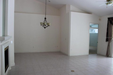Villa ou maison à louer à Ocala, Floride: 3 chambres, 212.28 m2 № 2413713 - photo 9
