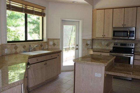 Villa ou maison à louer à Ocala, Floride: 3 chambres, 212.28 m2 № 2413713 - photo 3