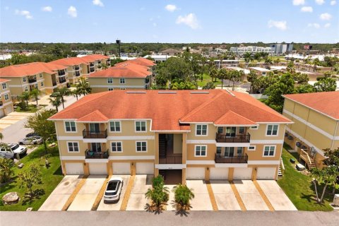 Condominio en New Port Richey, Florida, 2 dormitorios № 2221236