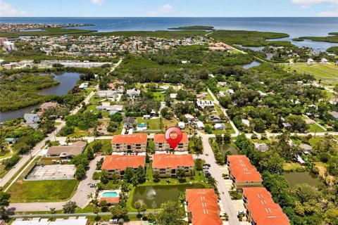 Condominio en venta en New Port Richey, Florida, 2 dormitorios, 98.48 m2 № 2221236 - foto 17