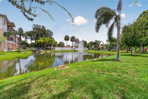 Condominio en venta en New Port Richey, Florida, 2 dormitorios, 98.48 m2 № 2221236 - foto 14