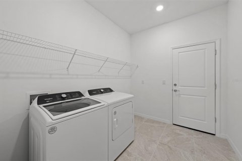House in North Port, Florida 3 bedrooms, 254.46 sq.m. № 1400623 - photo 24