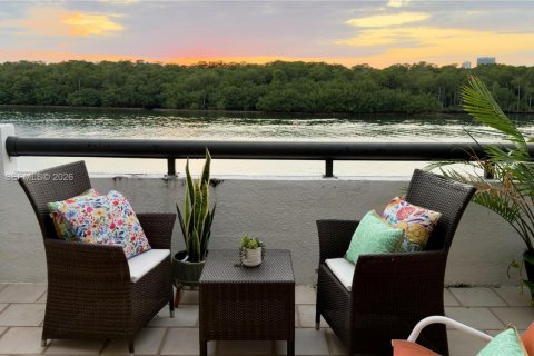 Купить кондоминиум в Санни-Айлс-Бич, Флорида 3 спальни, 232.26м2, № 2009598 - фото 7