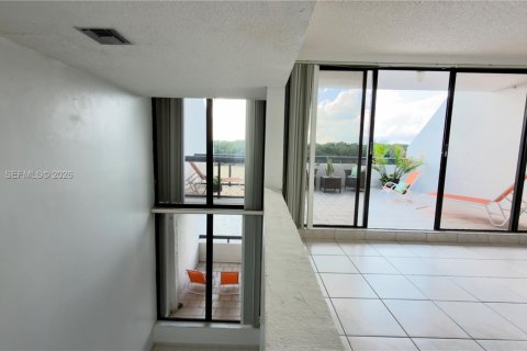 Купить кондоминиум в Санни-Айлс-Бич, Флорида 3 спальни, 232.26м2, № 2009598 - фото 13