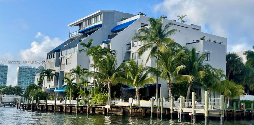 Кондоминиум с 3 спальнями в Санни-Айлс-Бич, Флорида № 2009598