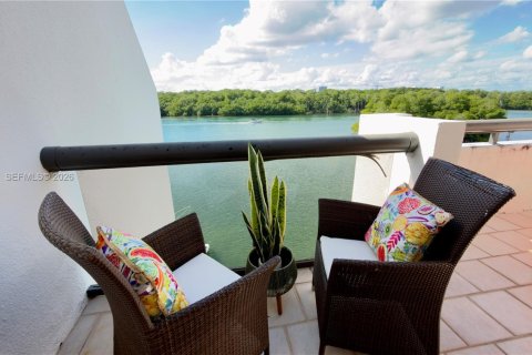 Купить кондоминиум в Санни-Айлс-Бич, Флорида 3 спальни, 232.26м2, № 2009598 - фото 9