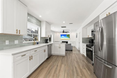 Villa ou maison à vendre à Port St. Lucie, Floride: 5 chambres, 183.39 m2 № 2190851 - photo 21