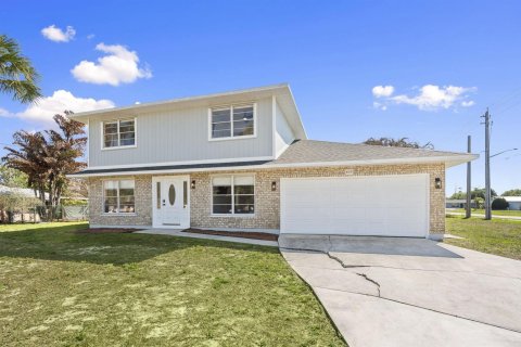 Villa ou maison à vendre à Port St. Lucie, Floride: 5 chambres, 183.39 m2 № 2190851 - photo 3