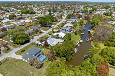 Villa ou maison à vendre à Port St. Lucie, Floride: 5 chambres, 183.39 m2 № 2190851 - photo 8
