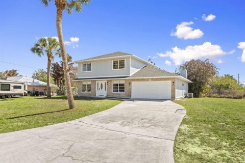 Villa ou maison à Port St. Lucie, Floride 5 chambres, 183.39 m2 № 2190851