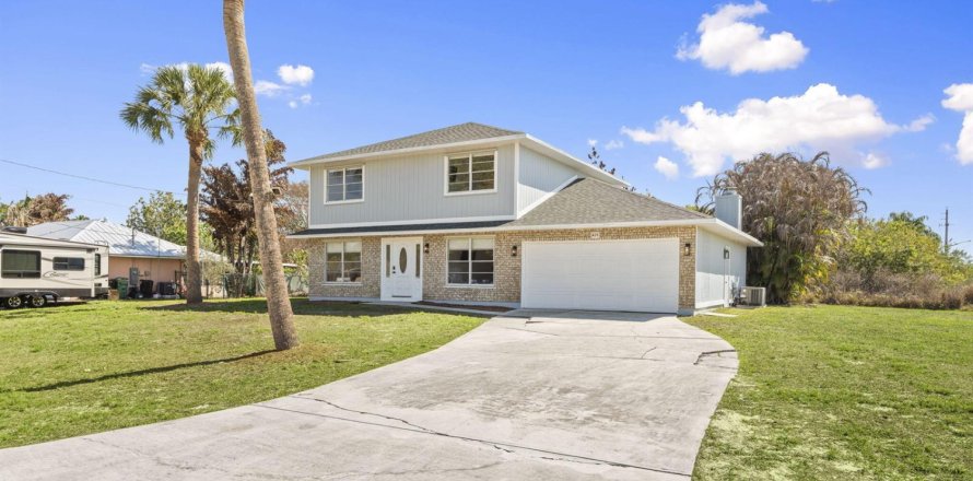 Villa ou maison à Port St. Lucie, Floride 5 chambres, 183.39 m2 № 2190851
