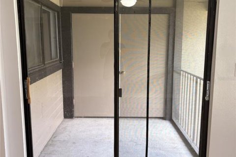 Condo in Tampa, Florida, 2 bedrooms  № 2217397 - photo 18