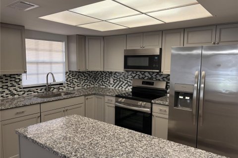 Condo in Tampa, Florida, 2 bedrooms  № 2217397 - photo 3