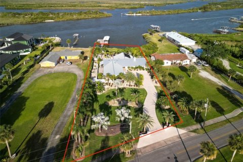 Casa en venta en Edgewater, Florida, 3 dormitorios, 255.85 m2 № 1675405 - foto 1